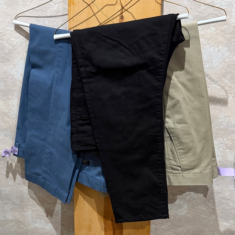BUNDLE - Banana Republic Mens Chinos - Blue GAP and Black Express denim bundle